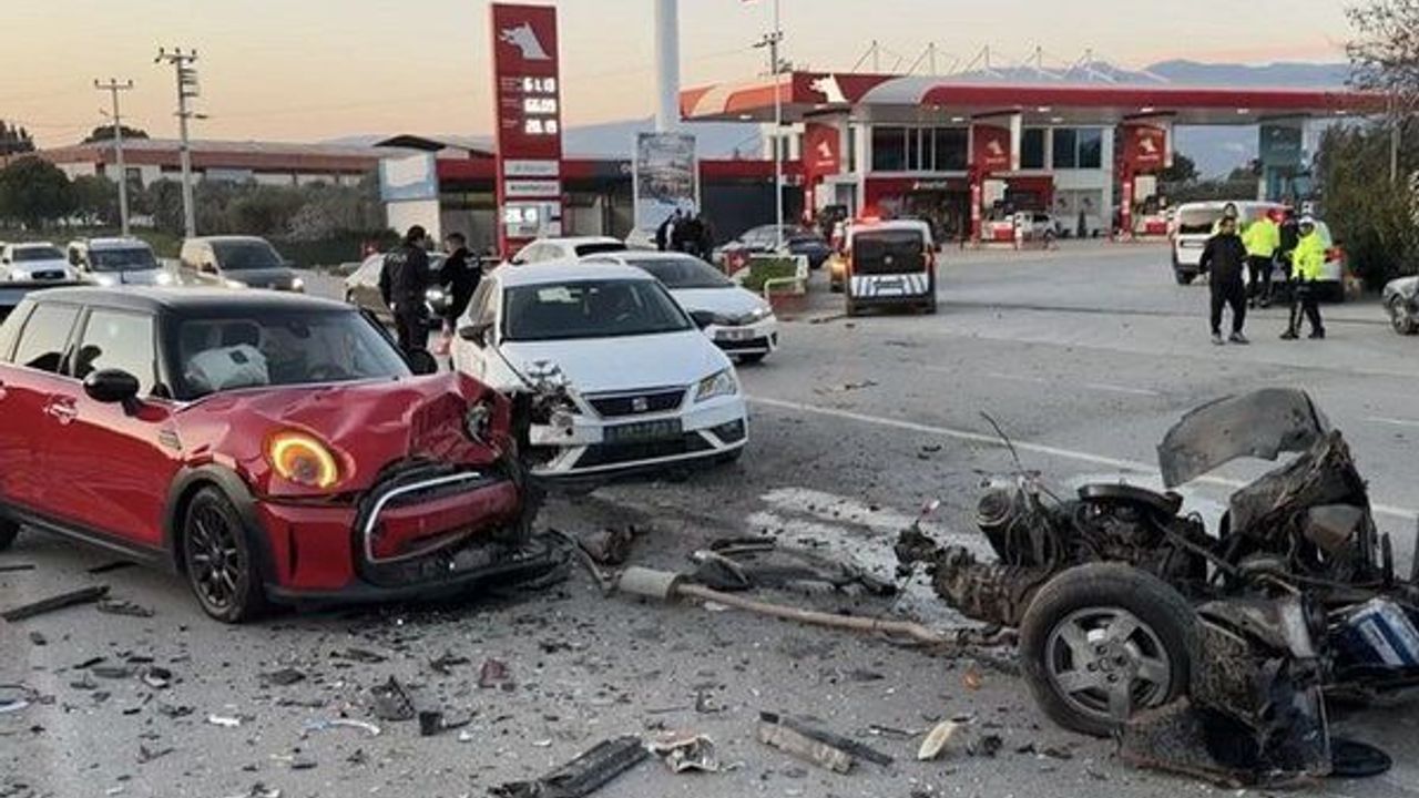 İzmir Kemalpaşa’da Zincirleme Kaza: 1’i Çocuk 3 Yaralı