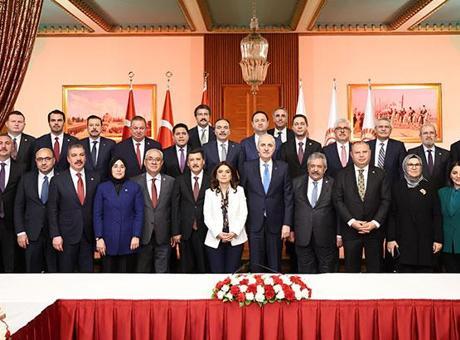 Kurtulmuş, Komisyon Üyeleriyle İftarda: Yasal Düzenleme Vurgusu